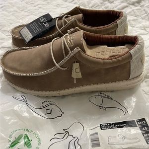 Hey Dude Wally Men's Casual Shoes, Recycled Leather Travertine, M12